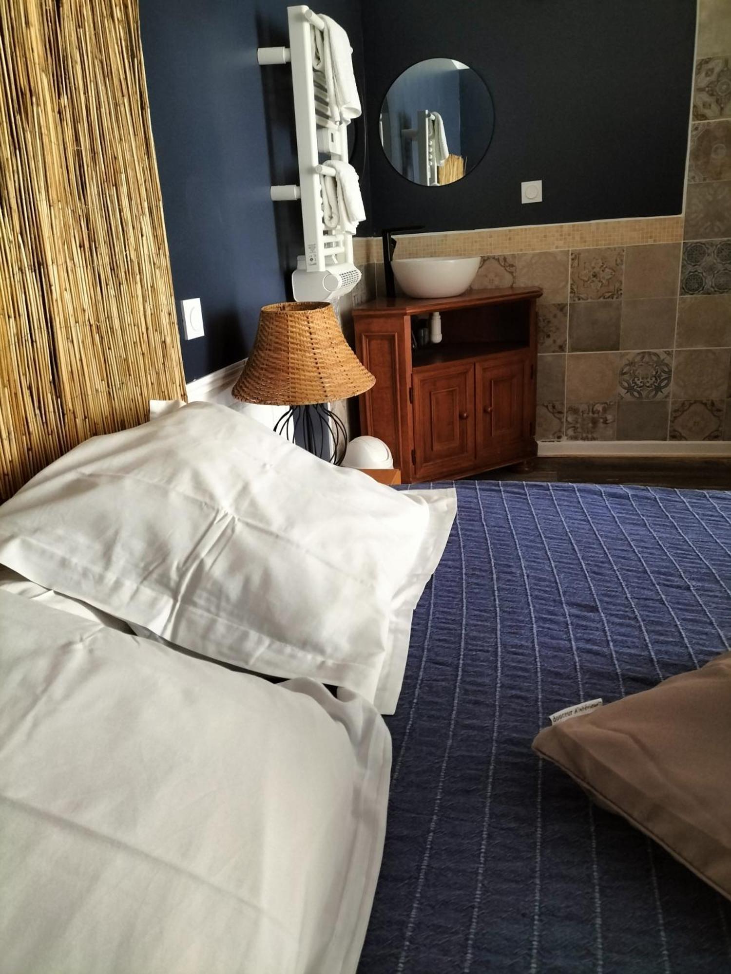 Les 2 Tours Otel Chenay  Dış mekan fotoğraf