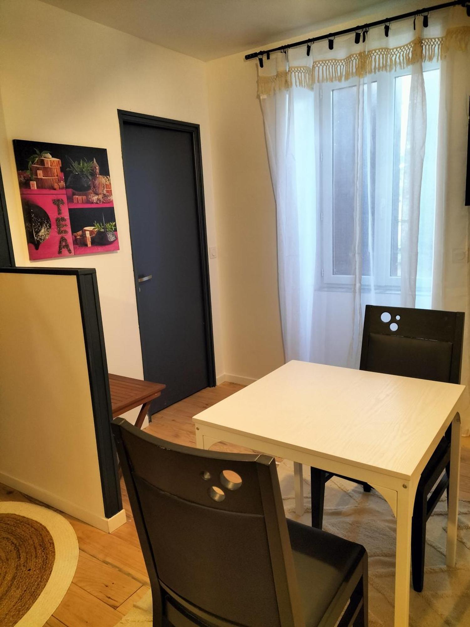 Les 2 Tours Otel Chenay  Dış mekan fotoğraf