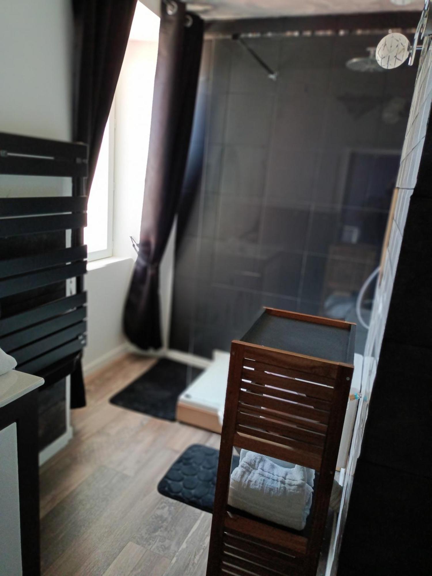 Les 2 Tours Otel Chenay  Dış mekan fotoğraf