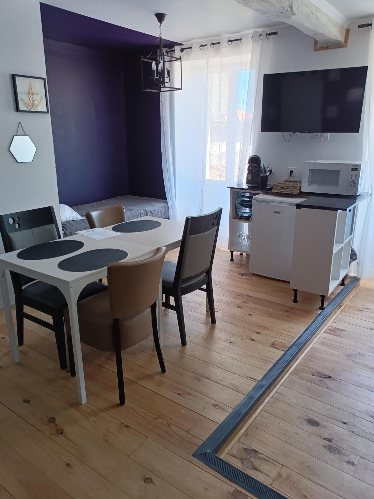Les 2 Tours Otel Chenay  Dış mekan fotoğraf